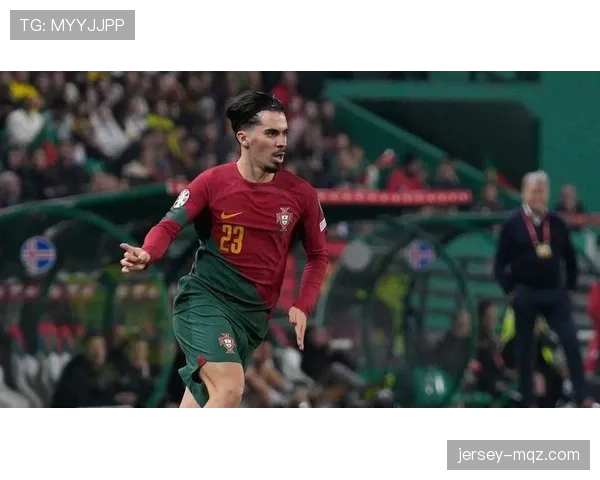 维蒂尼亚本赛季表现稳健,中场组织能力持续提升 维蒂尼亚本赛季表现稳健,中场组织能力持续提升